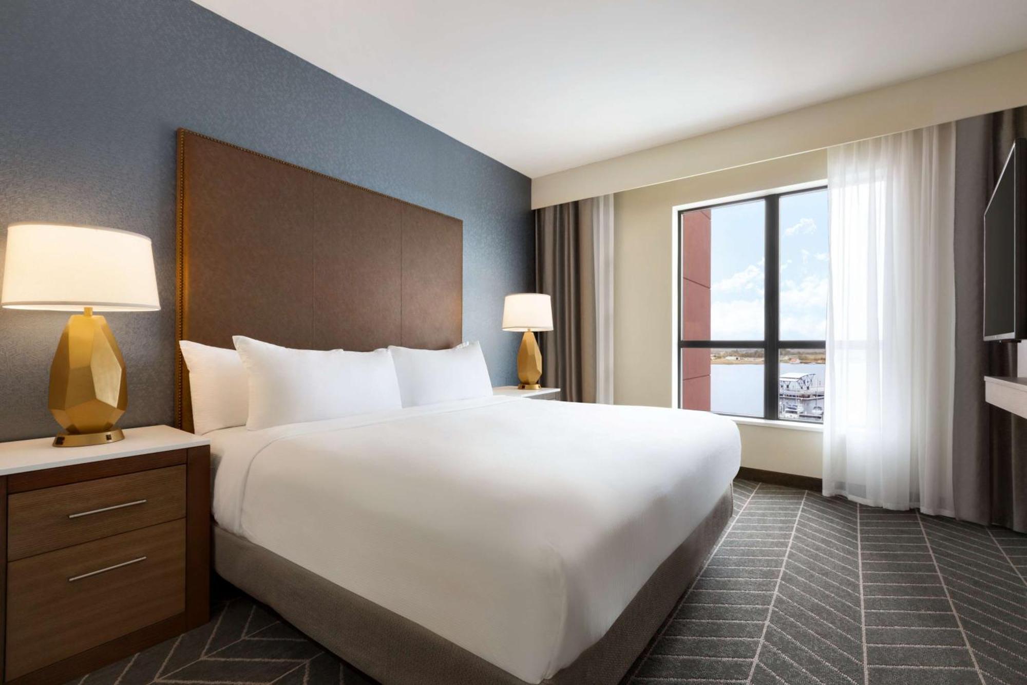 Embassy Suites By Hilton Wilmington Riverfront Ngoại thất bức ảnh