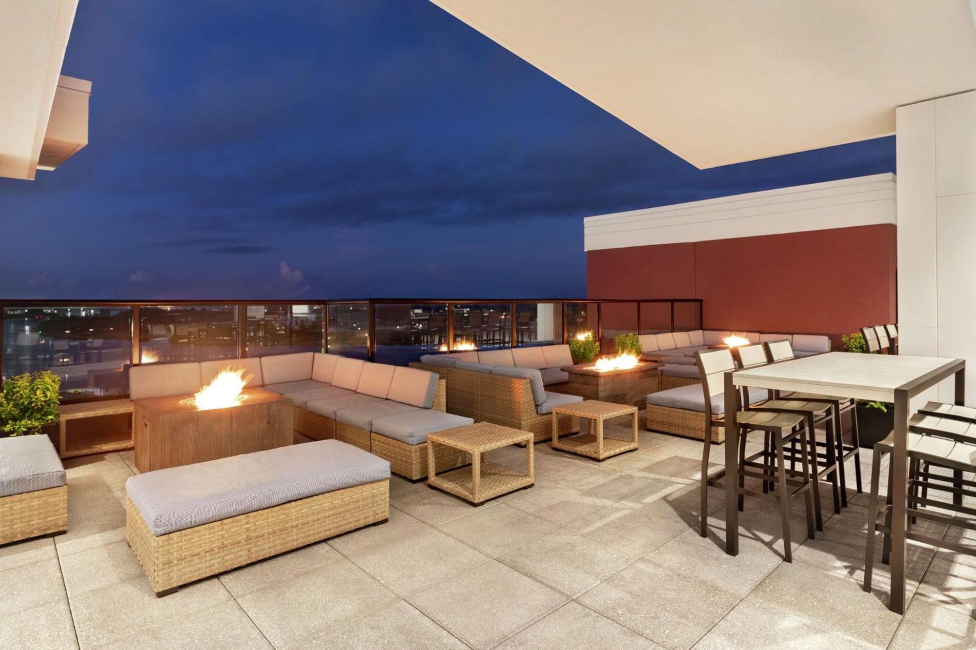 Embassy Suites By Hilton Wilmington Riverfront Ngoại thất bức ảnh