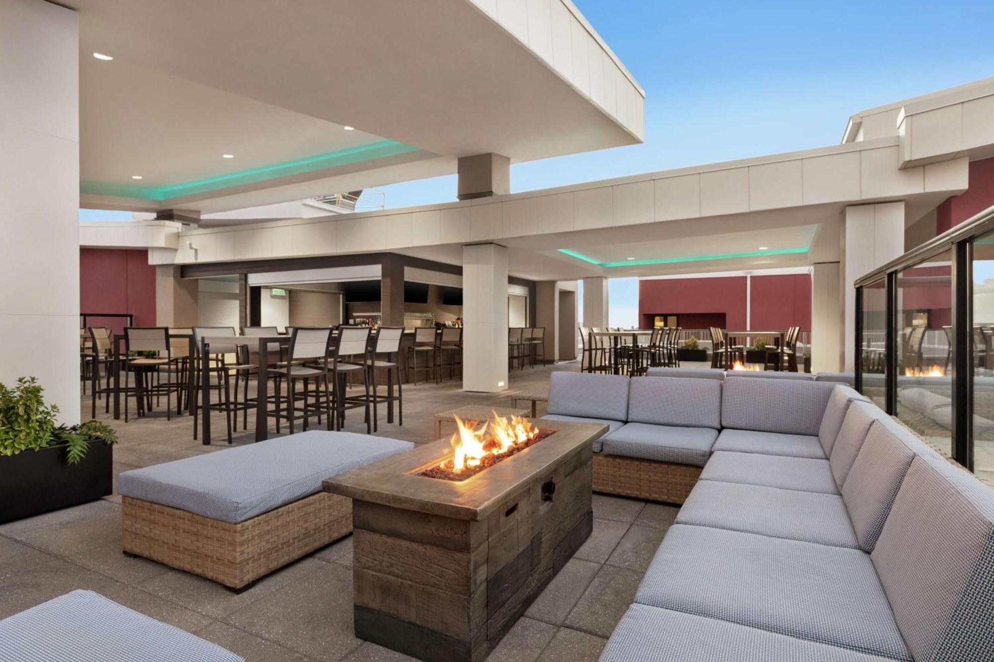 Embassy Suites By Hilton Wilmington Riverfront Ngoại thất bức ảnh